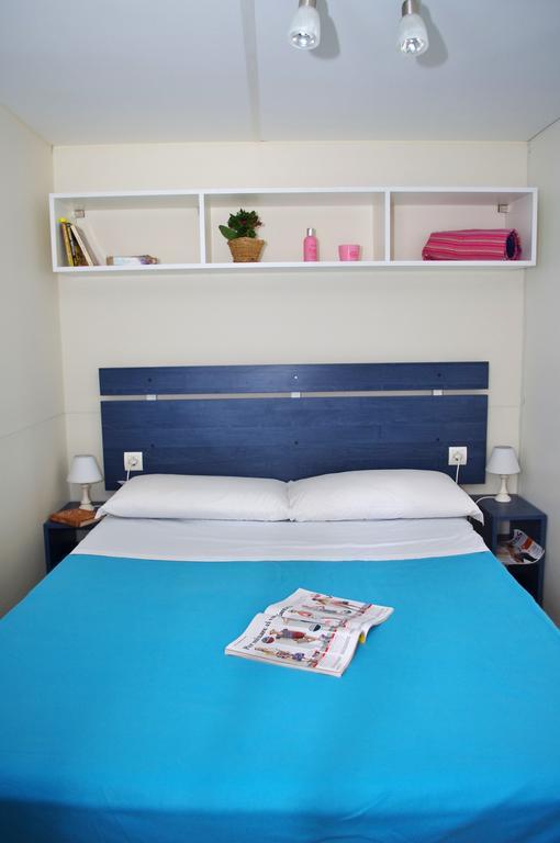 Happy Camp Mobile Homes In Centro Vacanze Bi Village فاجانا الغرفة الصورة